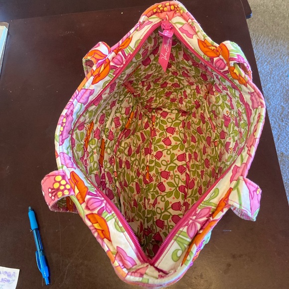 Used Vera Bradley Shoulder Bag in Pink, Orange and Green Flowers! - Picture 3 of 4